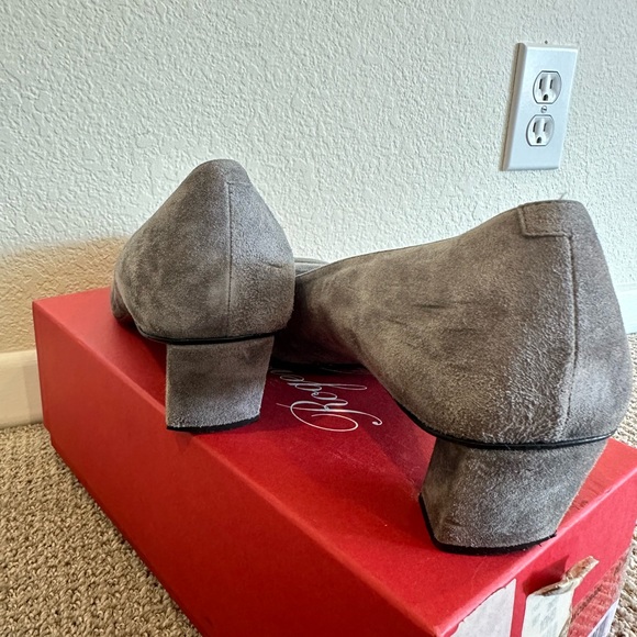 Roger Vivier Grey Suede Heels | 40.5 or 10.5 - Picture 4 of 7